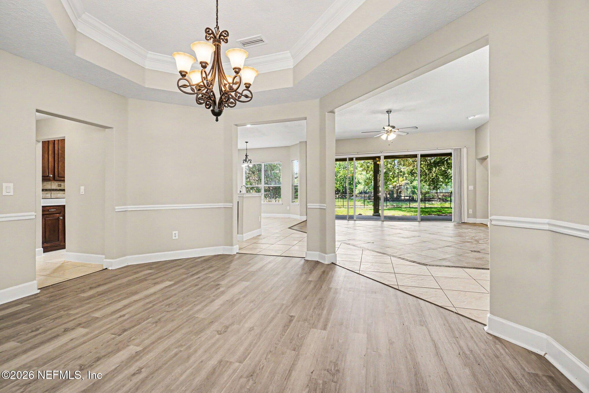 2533 SUNNY CREEK Drive