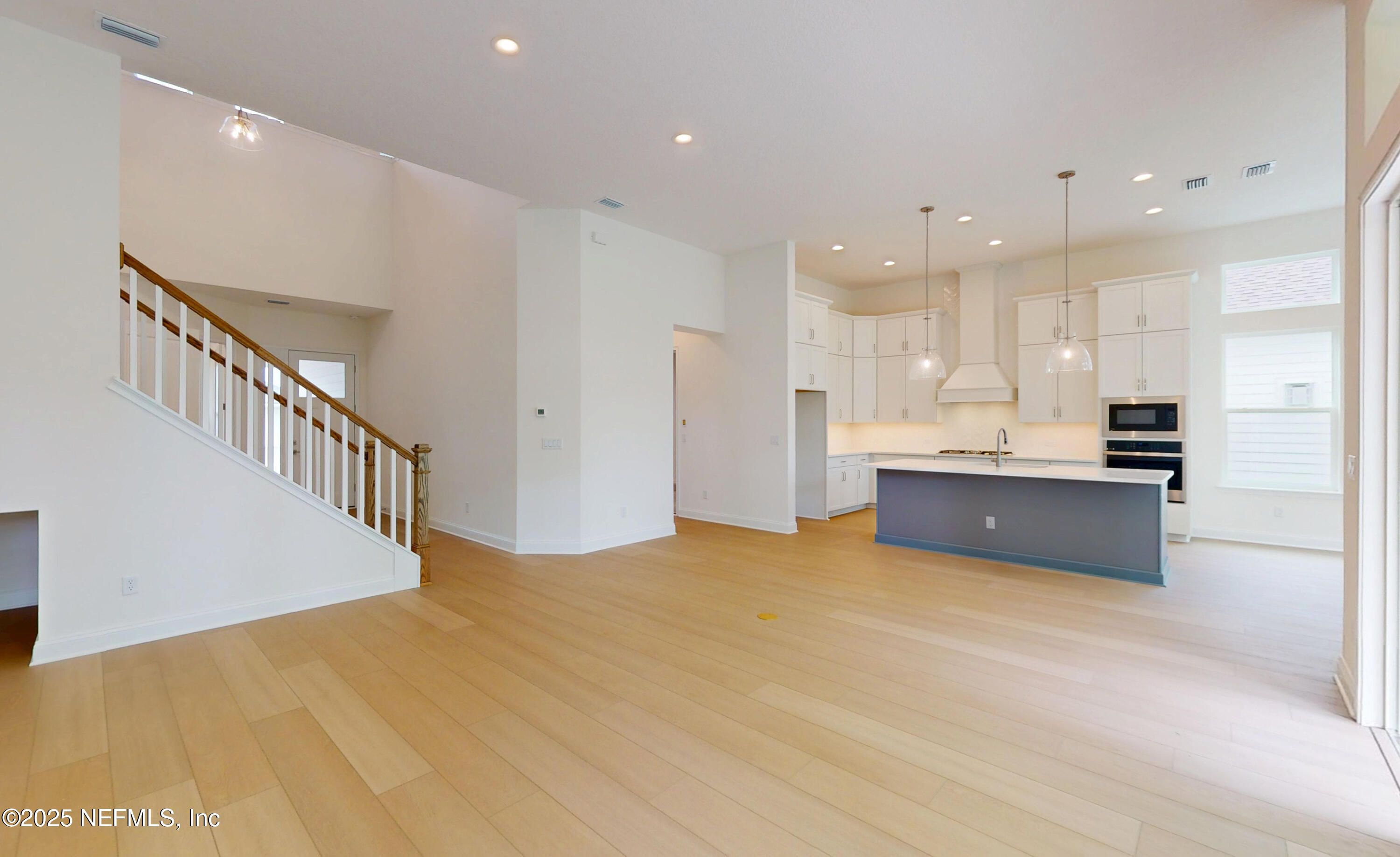 95202 GOLDEN GLOW Drive