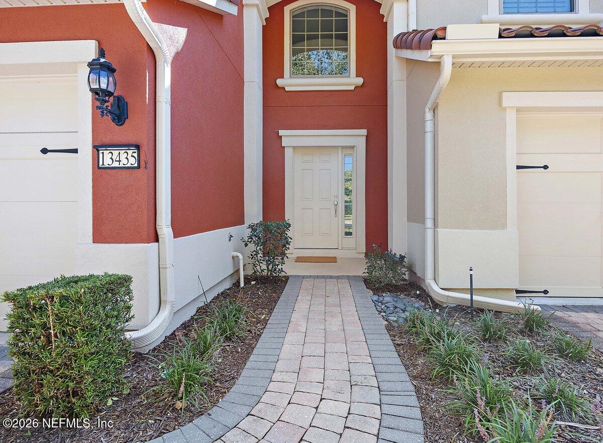 13435 ISLA VISTA Drive