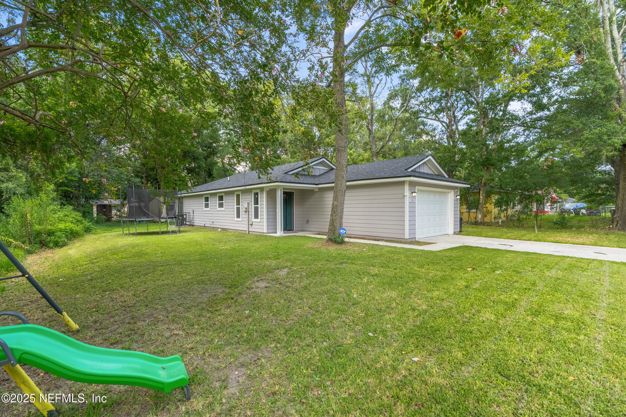 3153 W 15TH Street