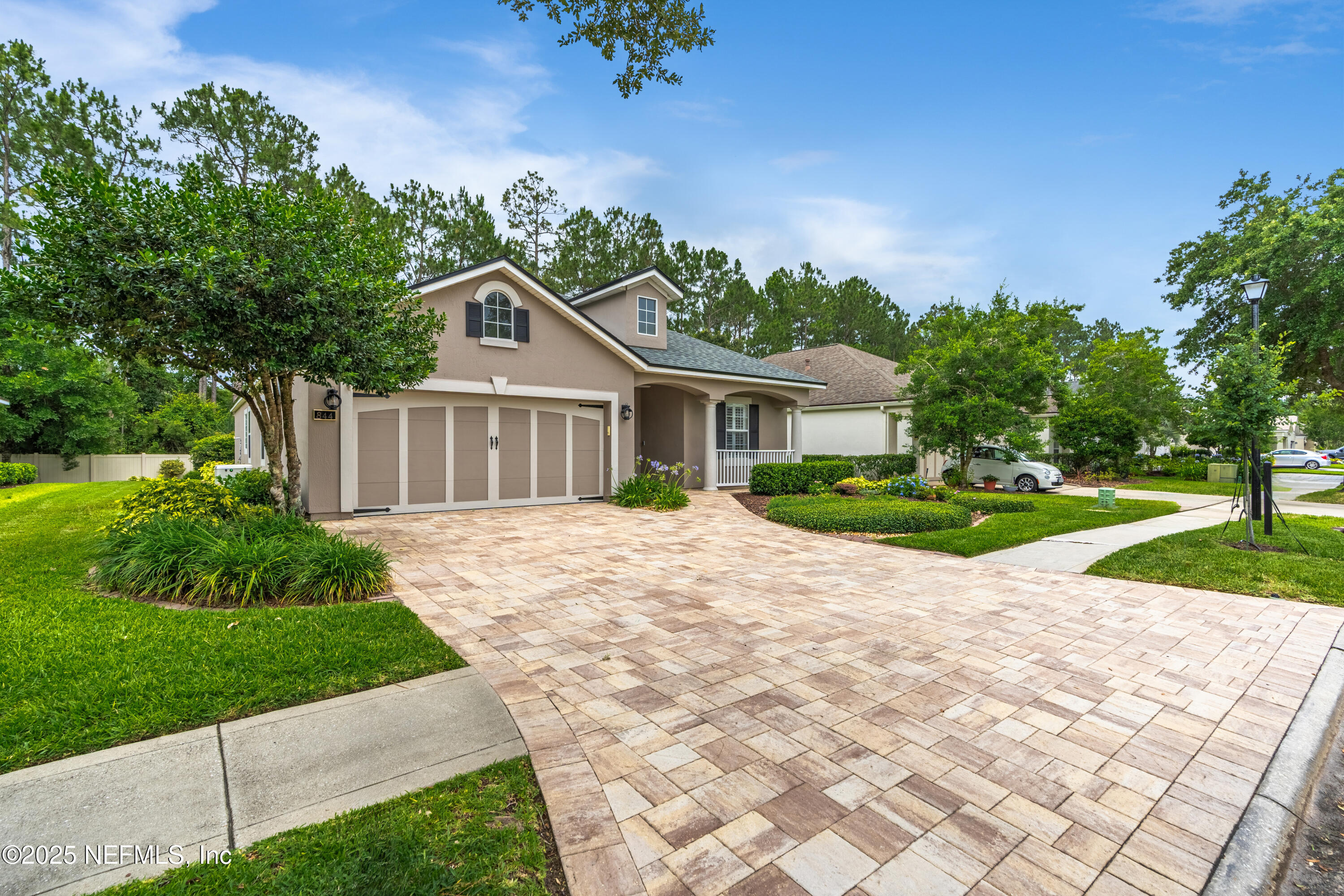 844 CHANTERELLE Way