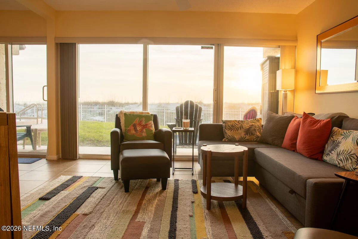 10 N 11TH Avenue N 102