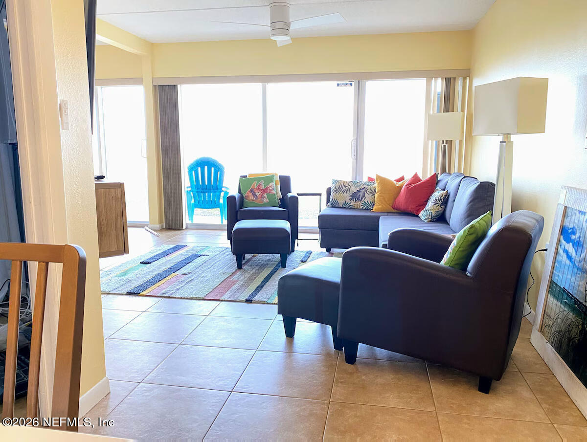 10 N 11TH Avenue N 102