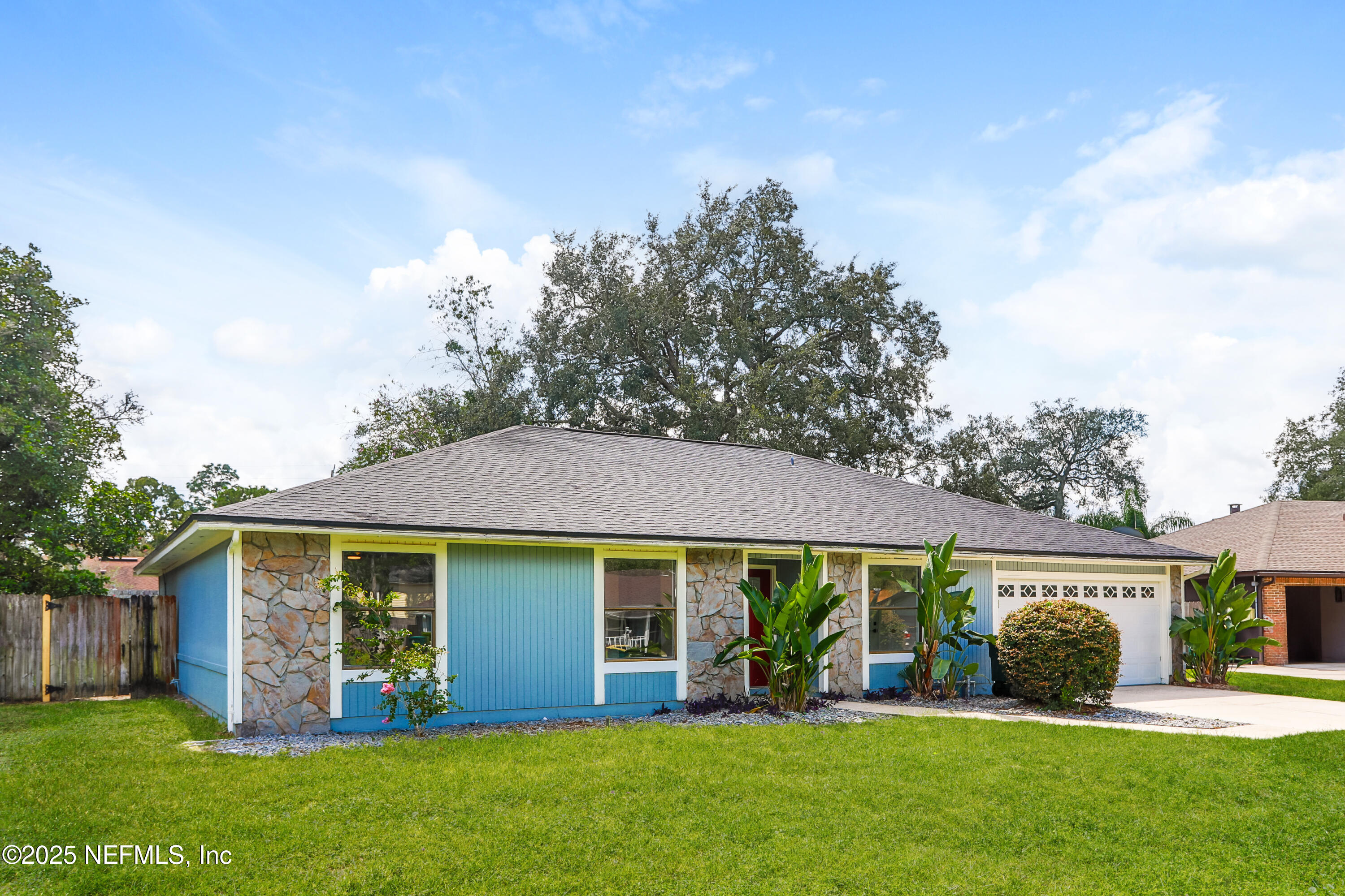 5228 GATHERING OAKS Court W