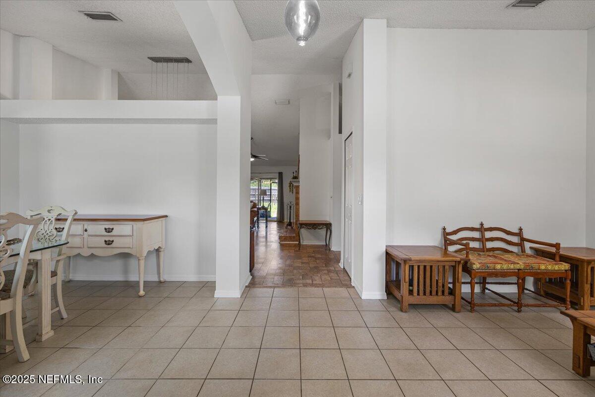 1793 CHANDELIER Circle W