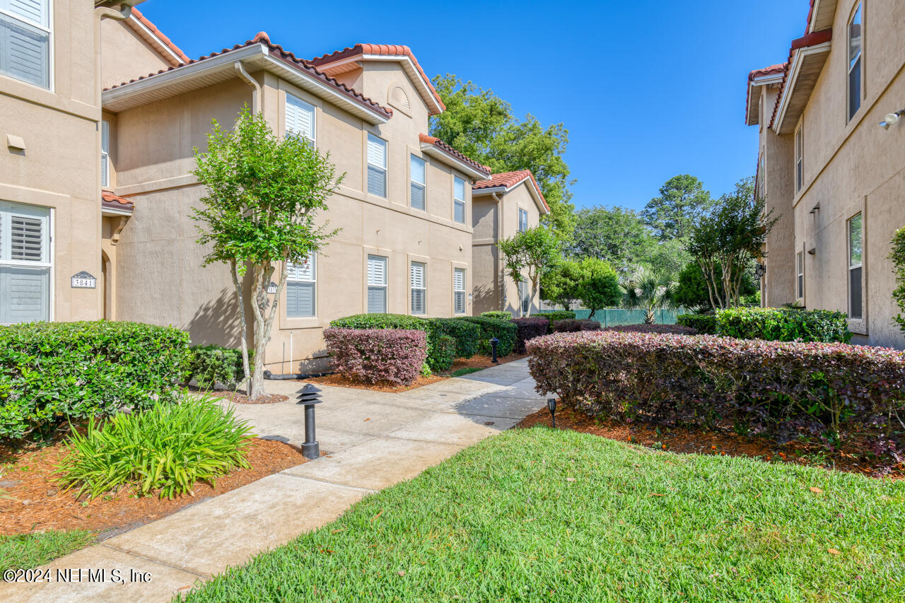 View Jacksonville, FL 32217 townhome