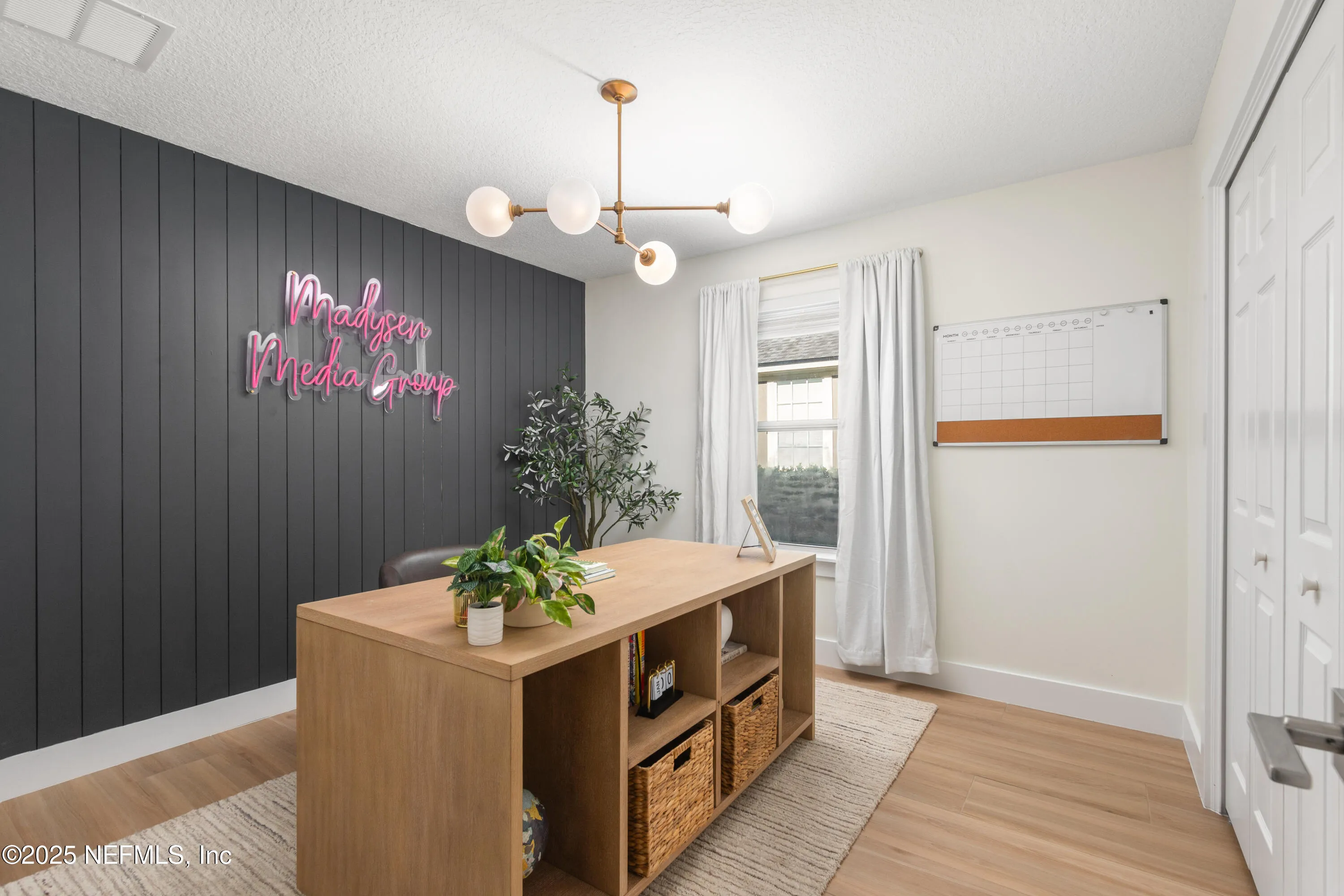 Jacksonville Beach, Florida 32250, United States, 4 Bedrooms Bedrooms, ,2 BathroomsBathrooms,Residential,Pending,94501