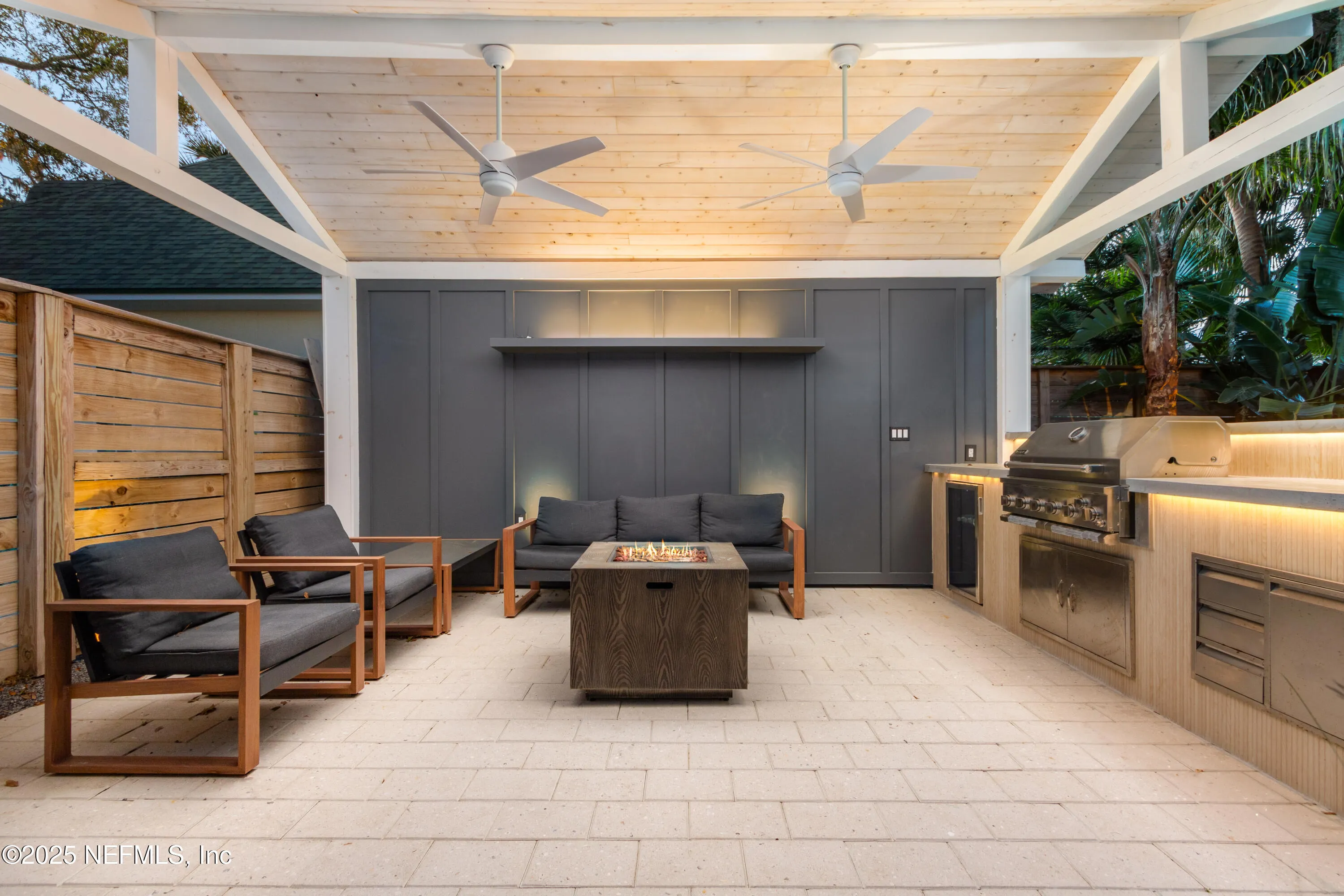 Jacksonville Beach, Florida 32250, United States, 4 Bedrooms Bedrooms, ,2 BathroomsBathrooms,Residential,Pending,94501