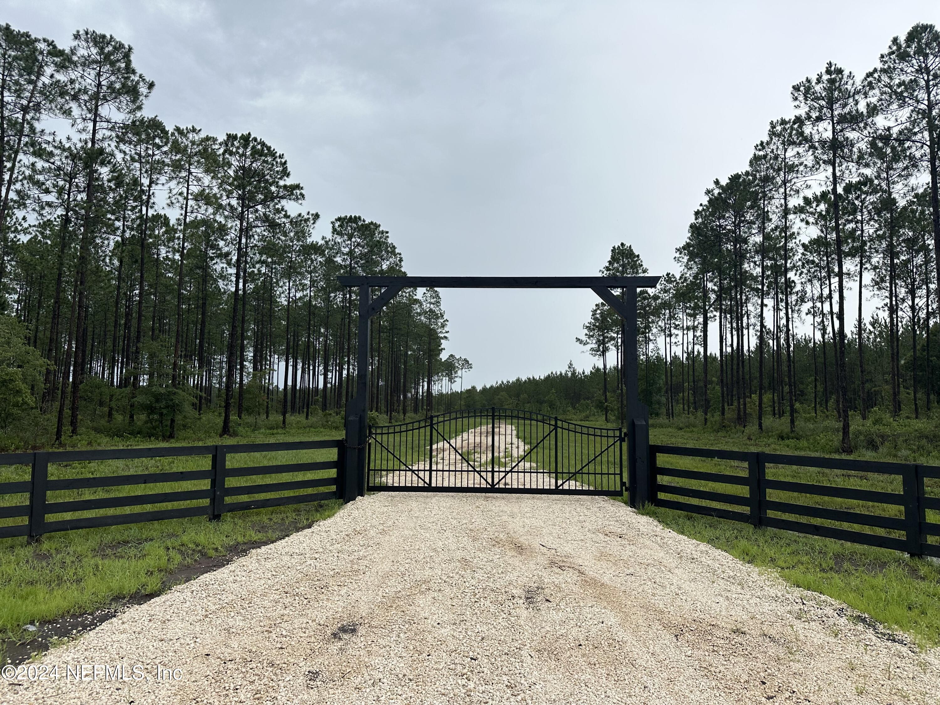 LOT 5 NE US HWY 301