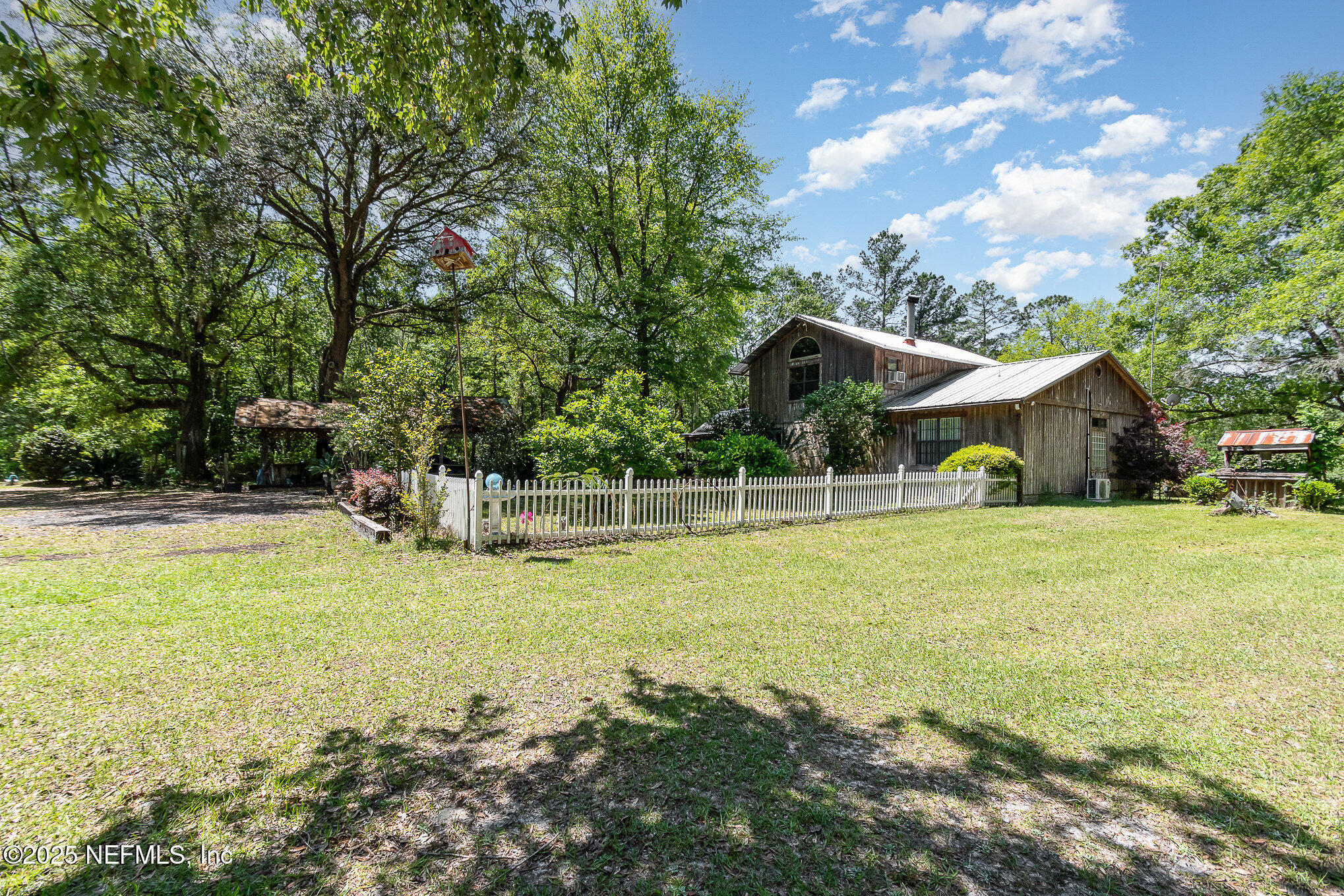 2281 PIDDLING Way