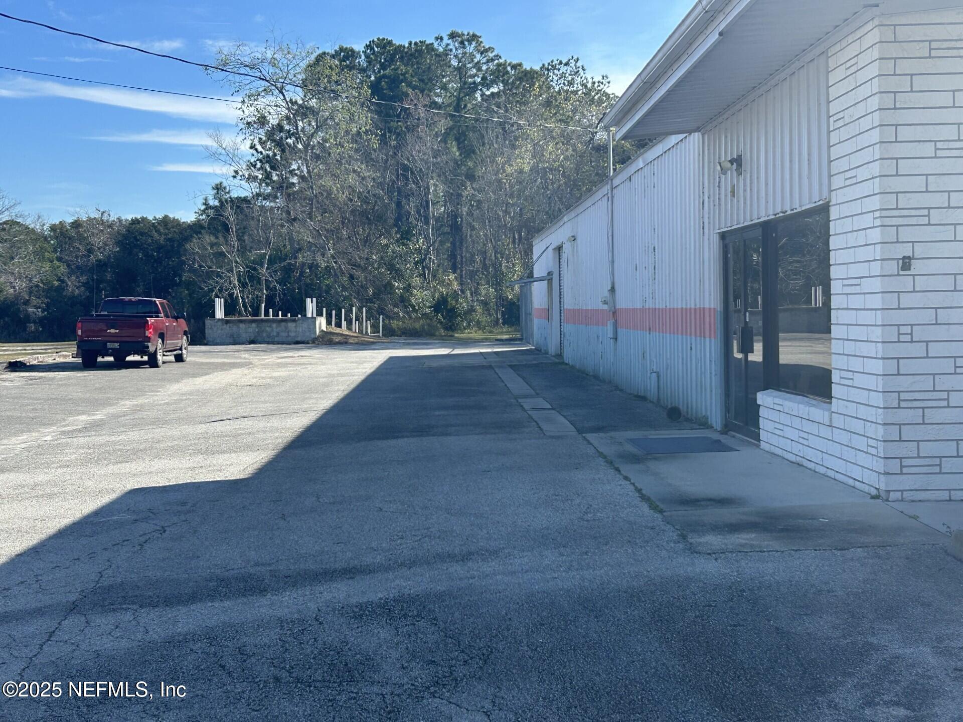 607 N PALM Avenue