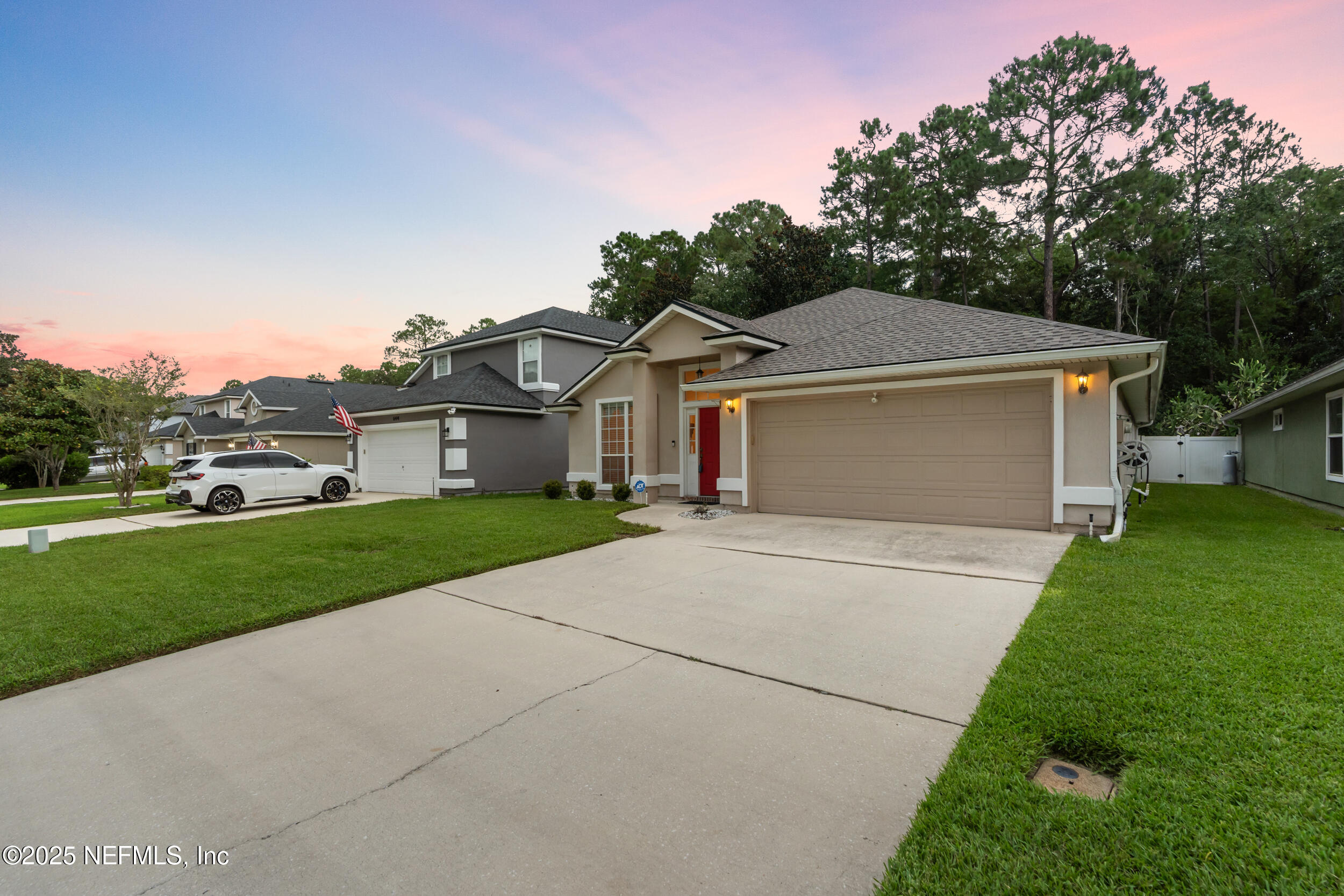 648 E TROPICAL TRACE