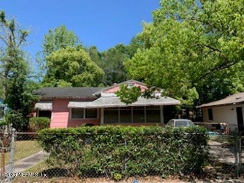 Photo of 1565 W 27TH Street, Jacksonville, FL 32209 (MLS # 2143246)