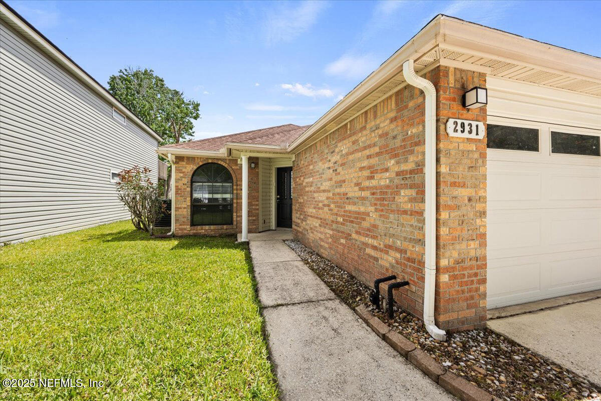 2931 LANTANA LAKES Drive W