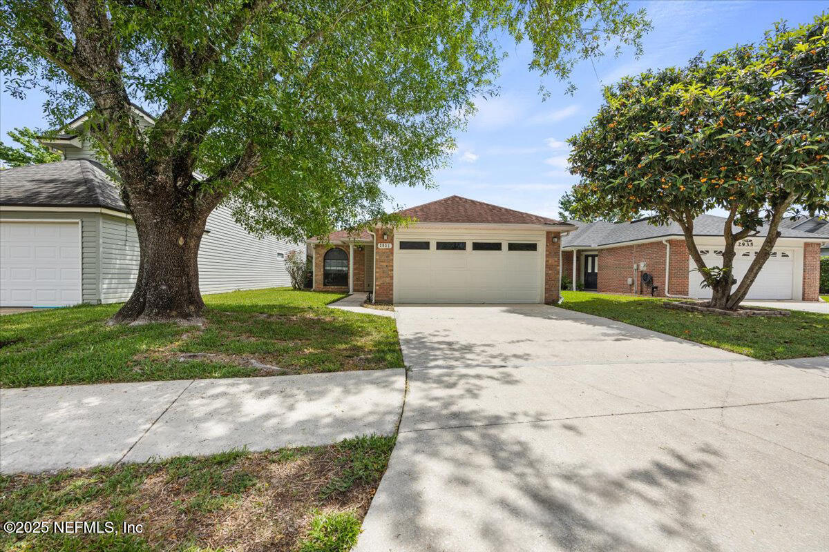 2931 LANTANA LAKES Drive W