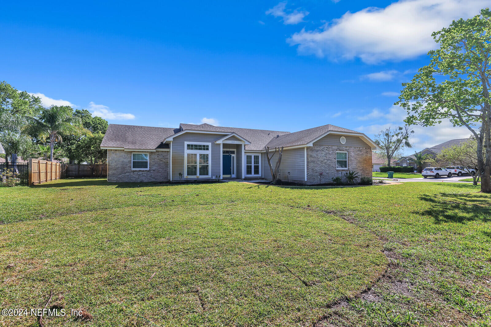 Jacksonville Beach, FL home for sale located at 1803 Oakbreeze Court, Jacksonville Beach, FL 32250
