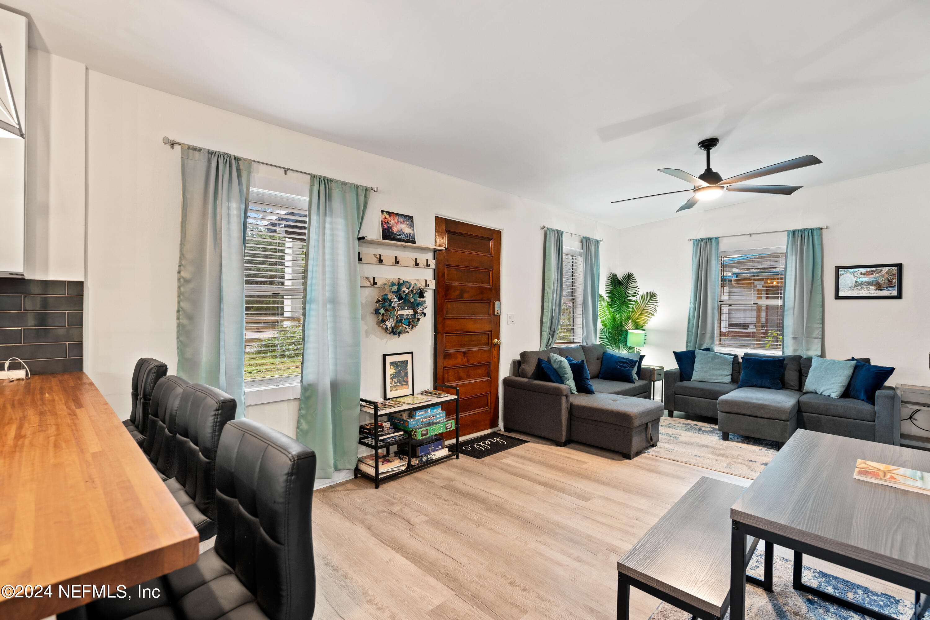 1075 ANASTASIA Boulevard