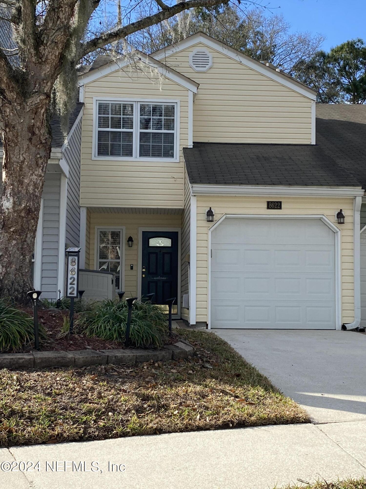 Jacksonville, FL home for sale located at 8622 Sturbridge Circle W, Jacksonville, FL 32244