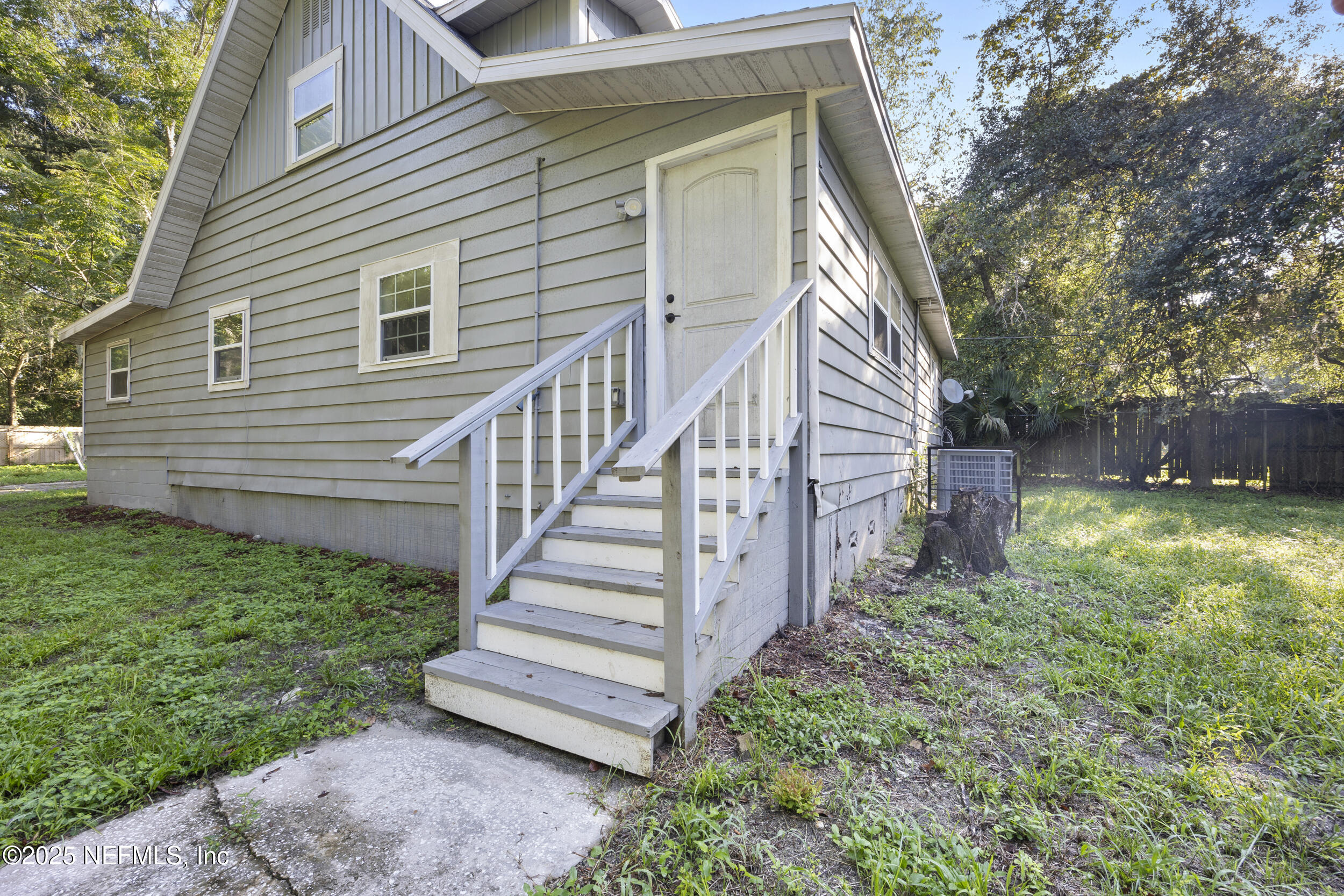 2435 S PINE ESTATES Road