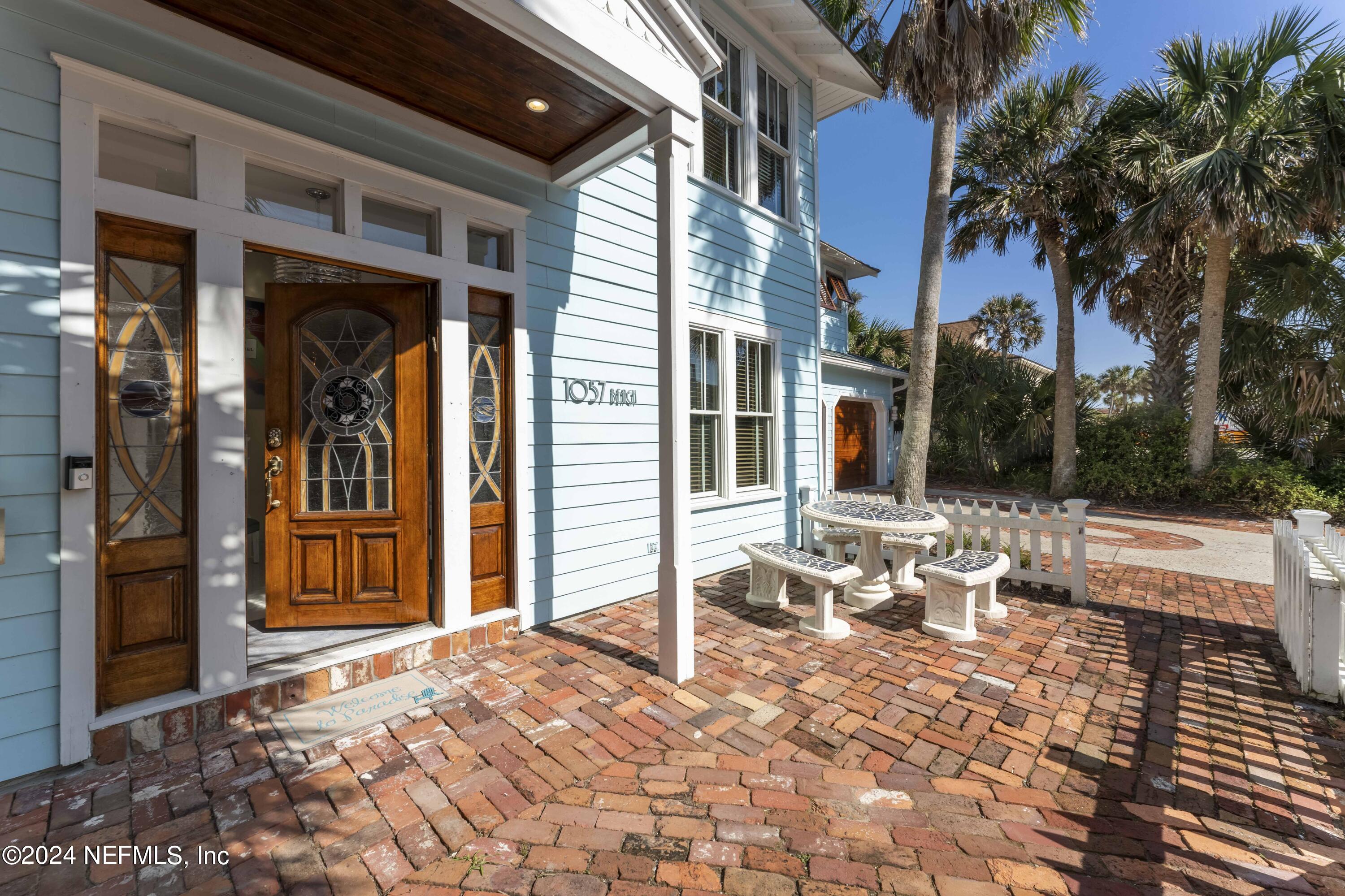 1057 BEACH Avenue