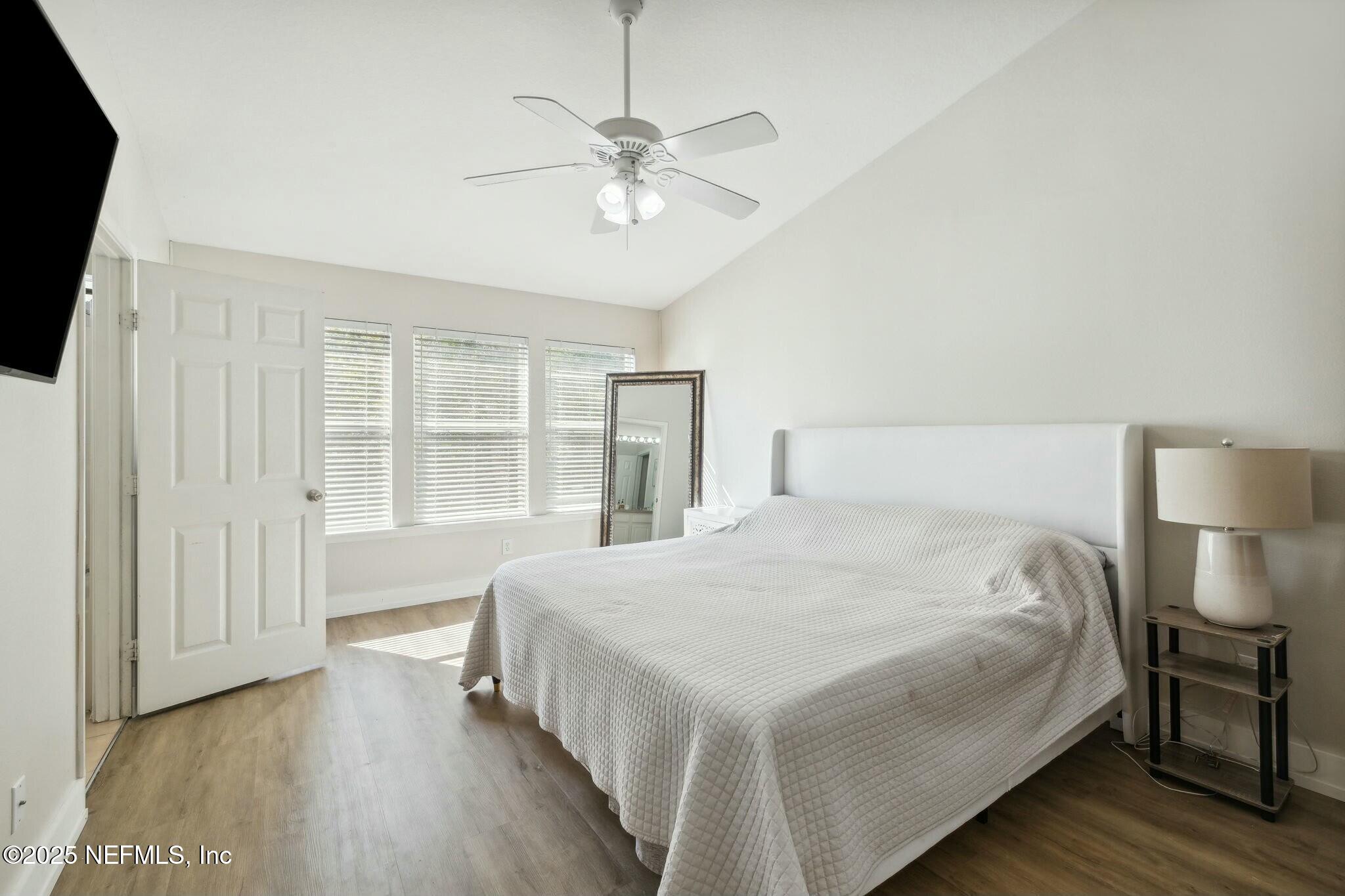 7990 BAYMEADOWS Road E 2202