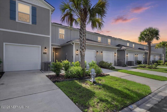 863 RIVERTREE Place