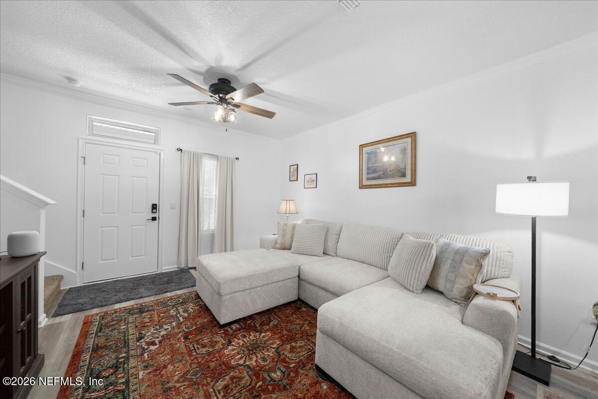 863 RIVERTREE Place