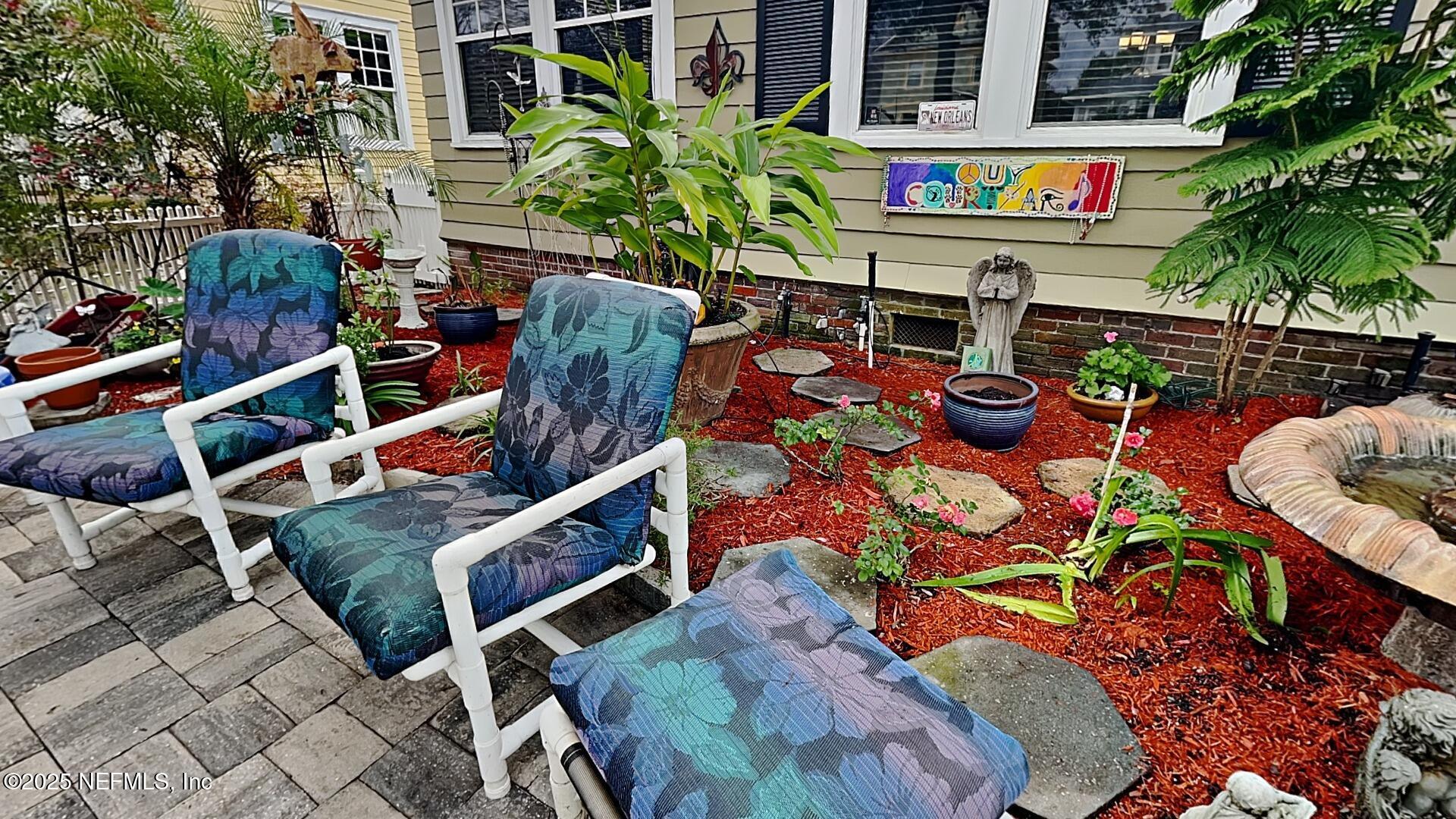 2528 HERSCHEL Street
