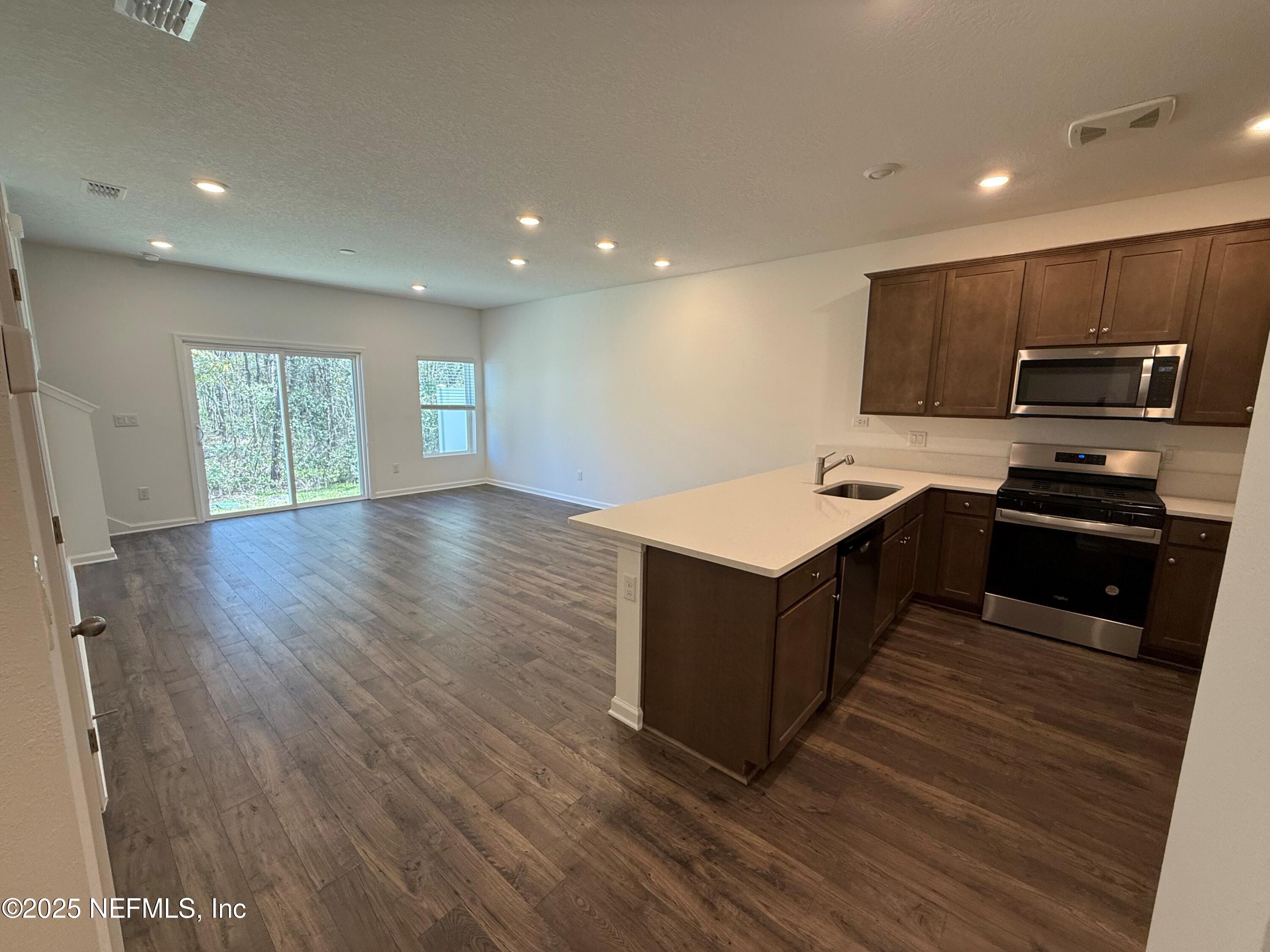 13556 UTE Place
