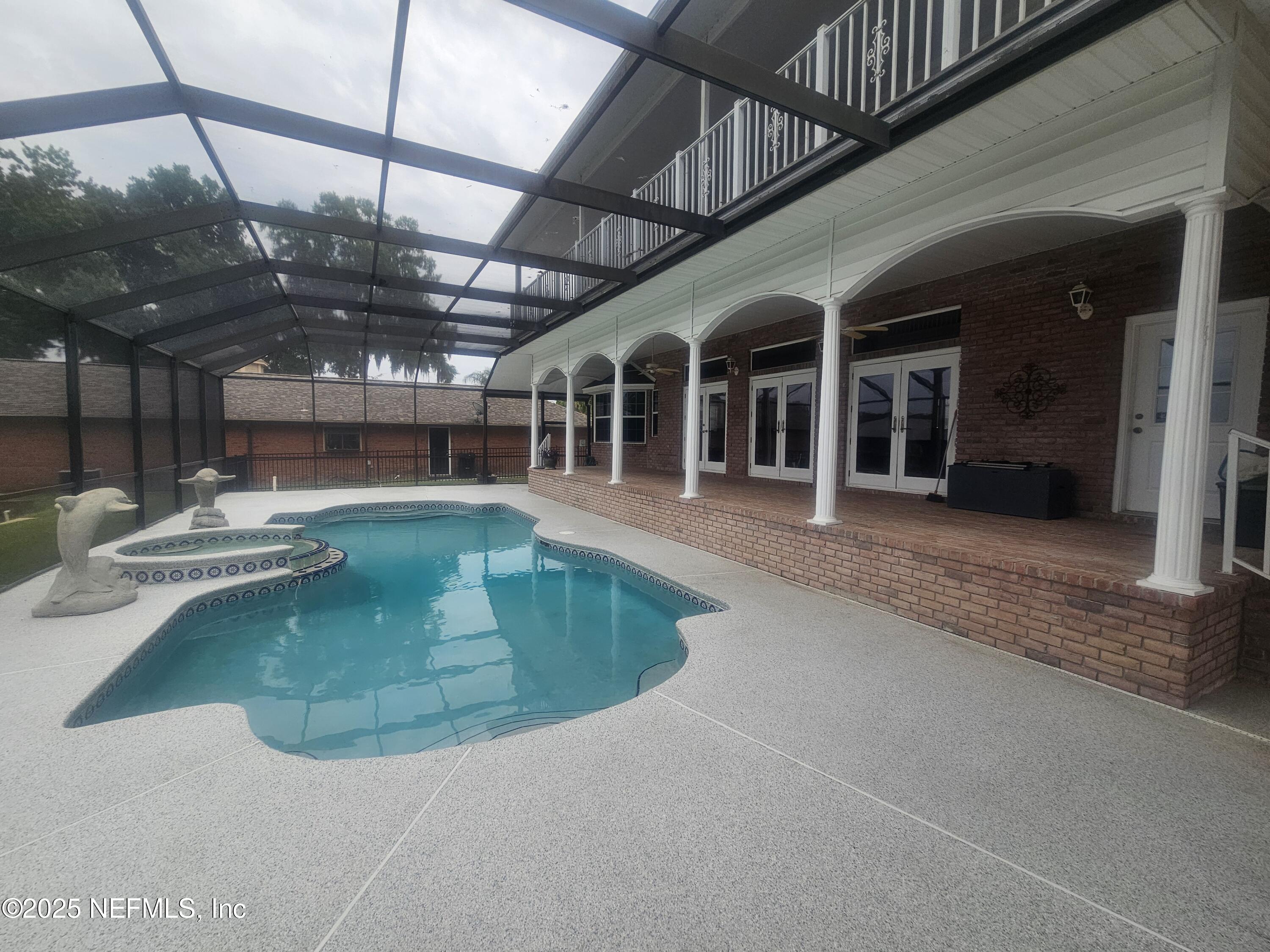 435 LAKE ASBURY Drive