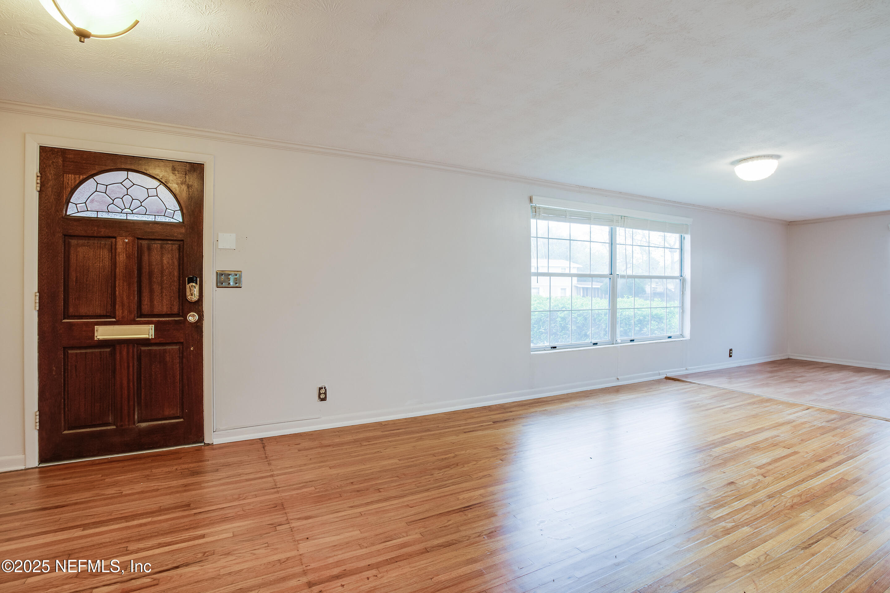 2027 COURTNEY Drive
