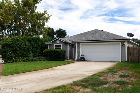 Photo of 1122 HIDDEN COVE Circle, Jacksonville, FL 32233 (MLS # 2165051)