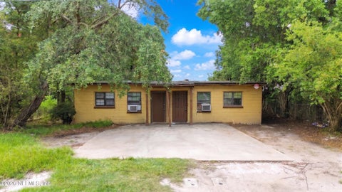 Photo of 2821 W 6TH Street, Jacksonville, FL 32254 (MLS # 2162553)