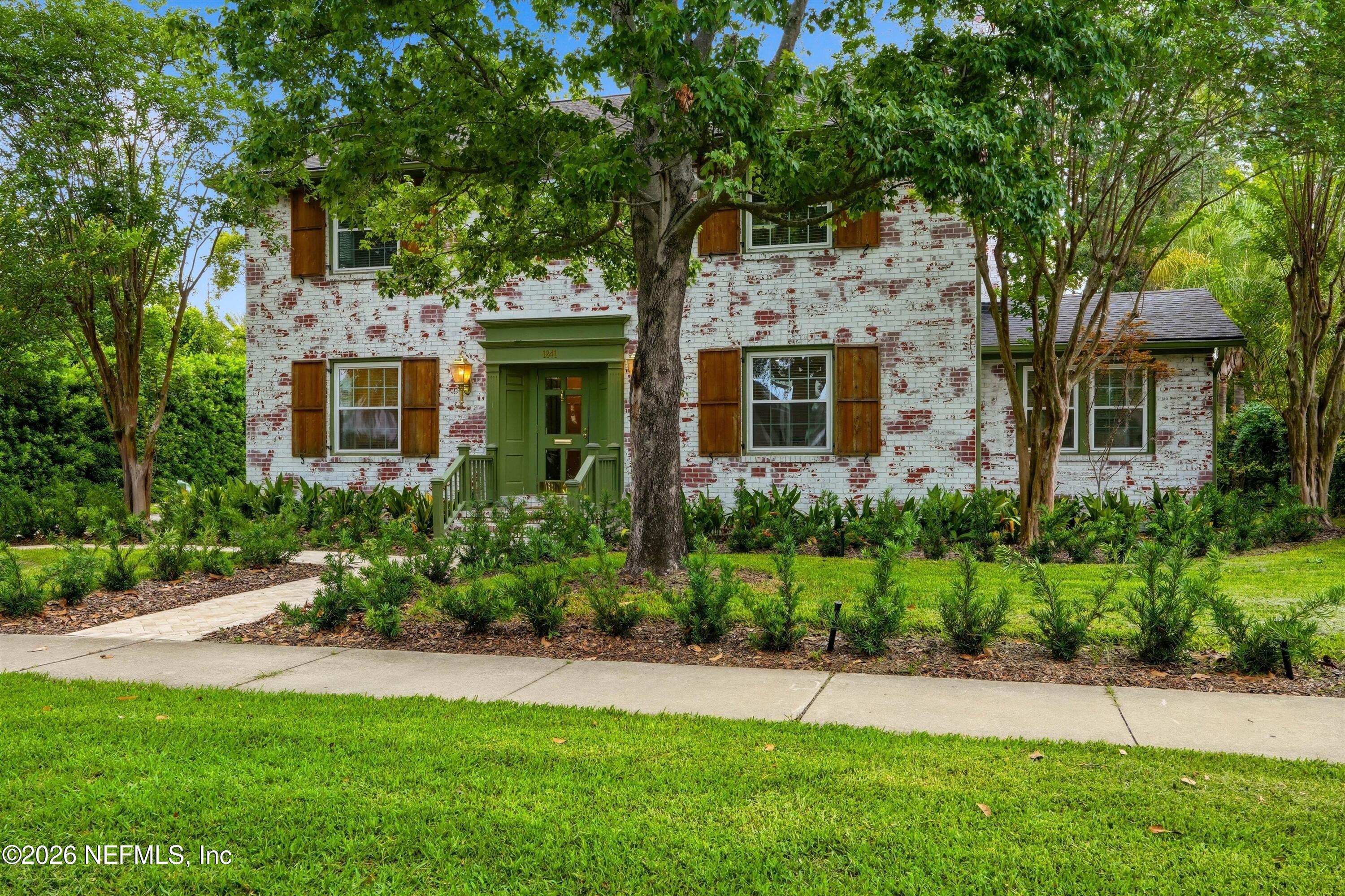 1841 RIVER Road