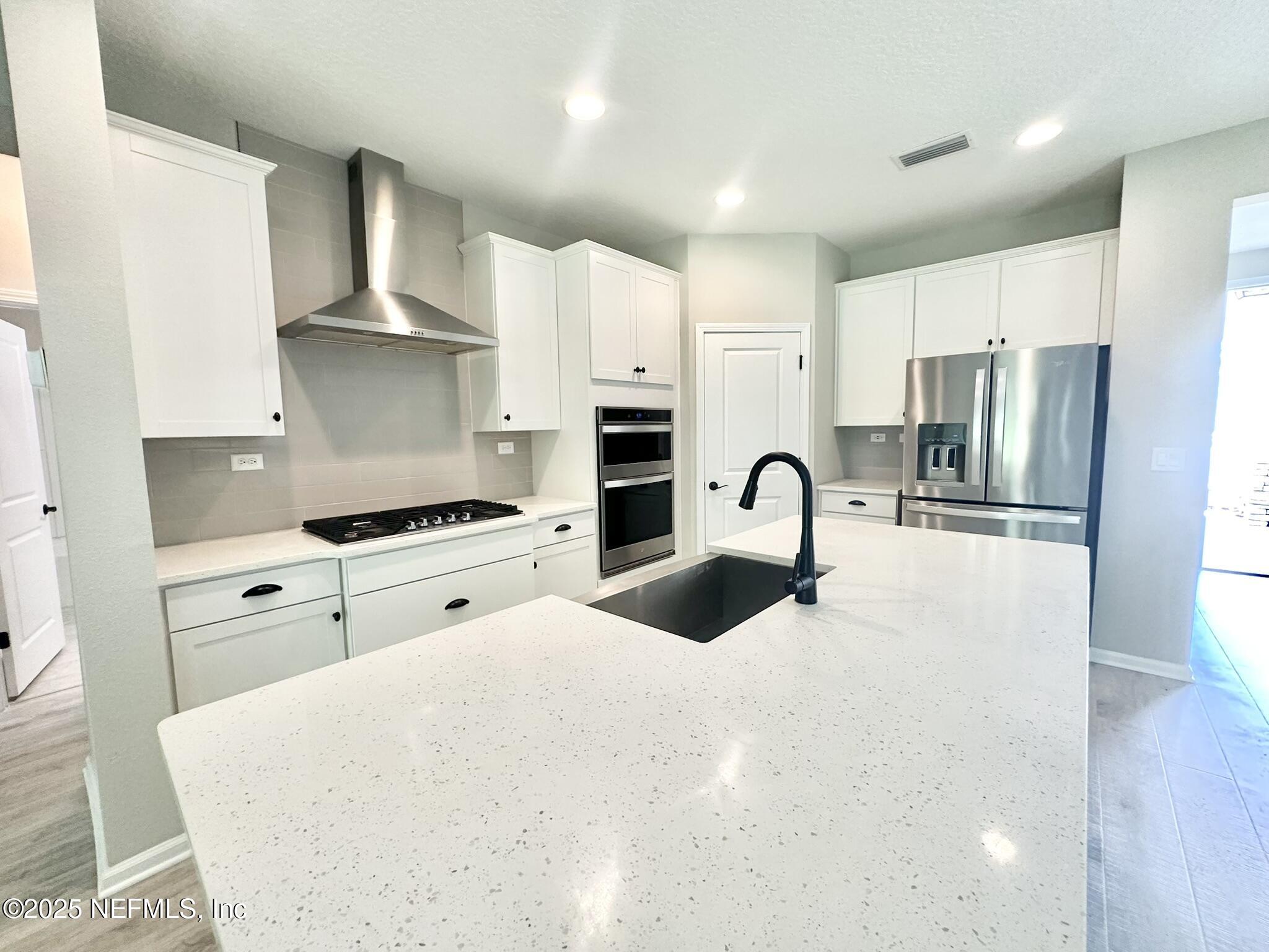 356 BERMUDEZ Way