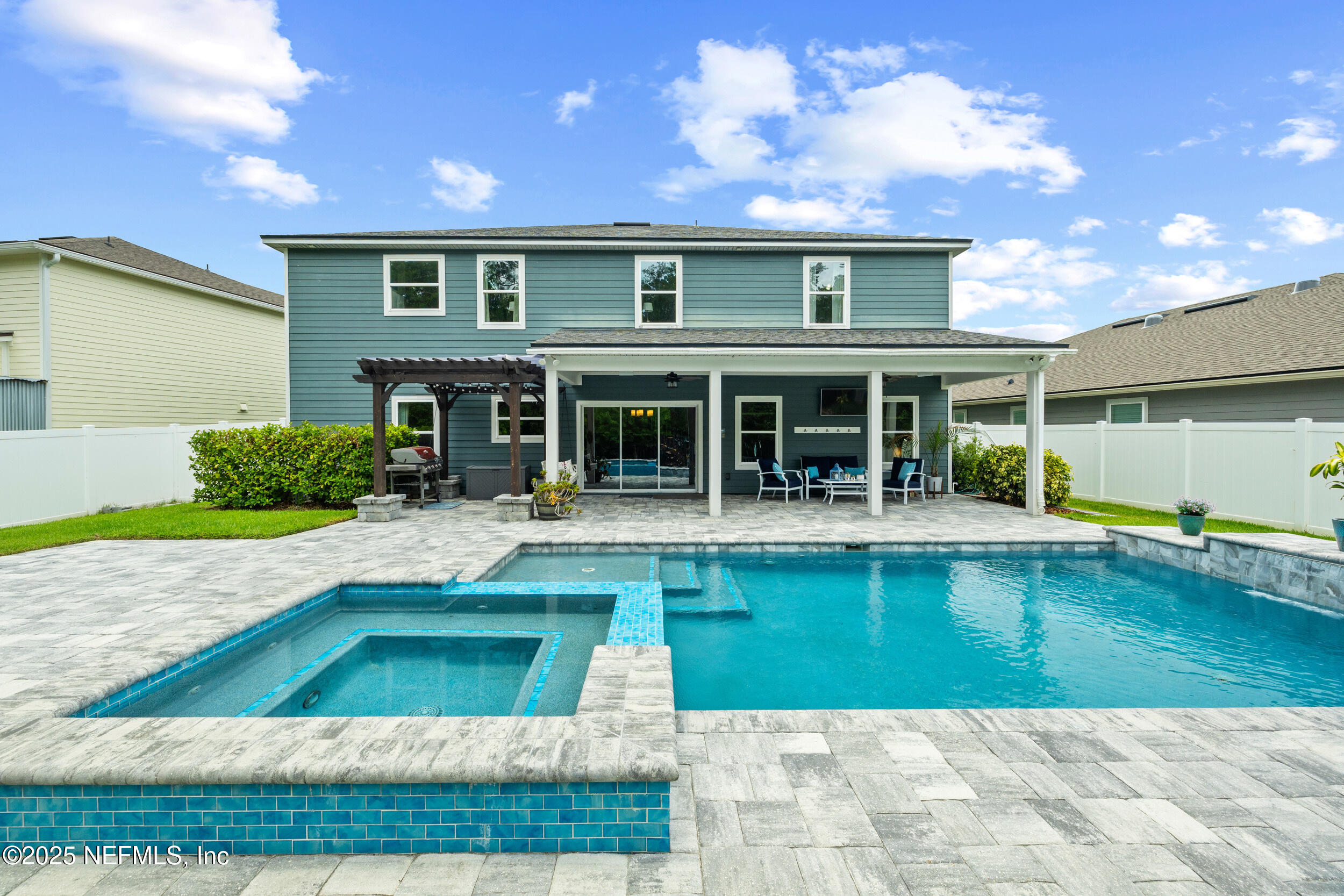 607 NARROWLEAF Drive