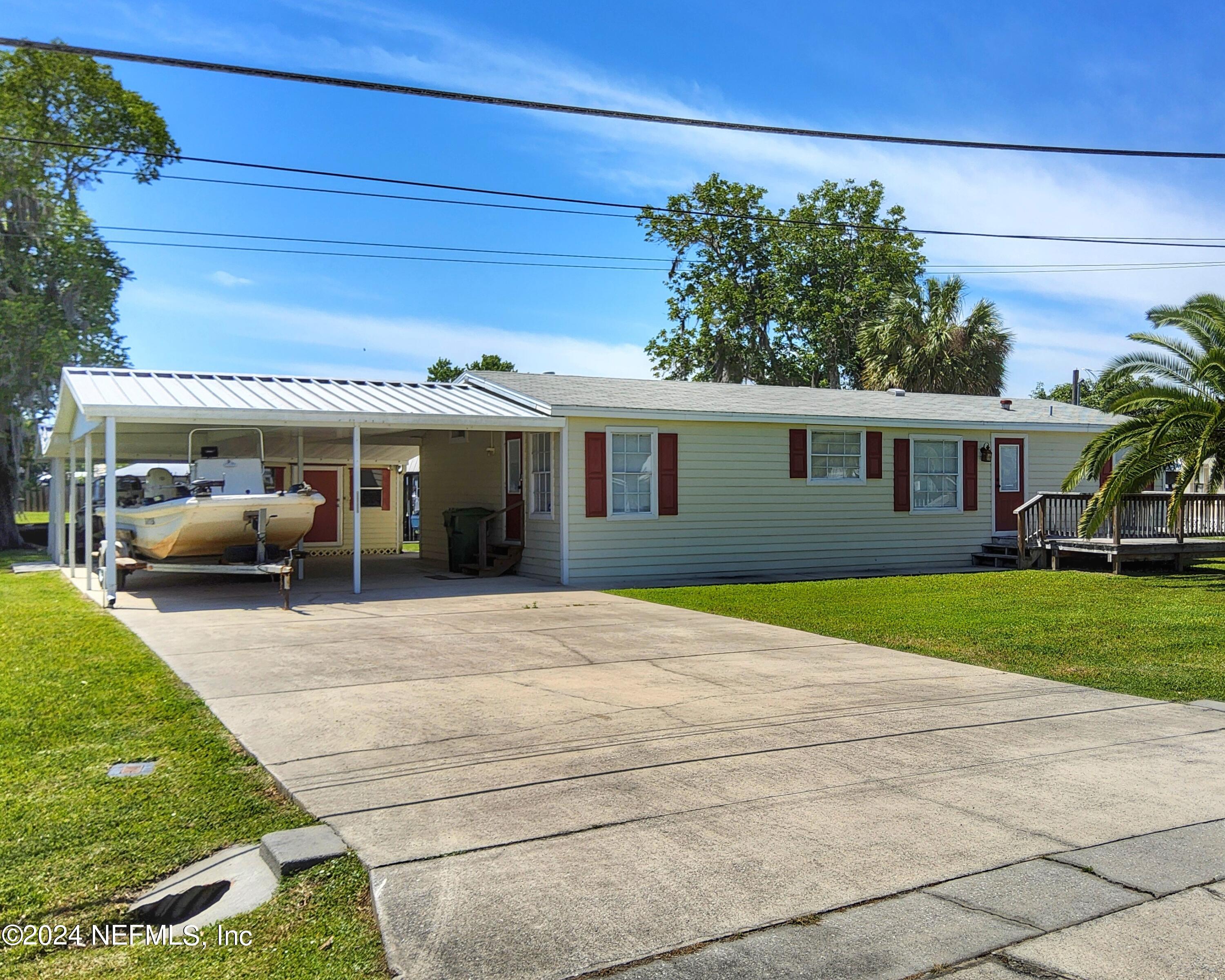 Welaka, FL home for sale located at 44 Scott Street, Welaka, FL 32193