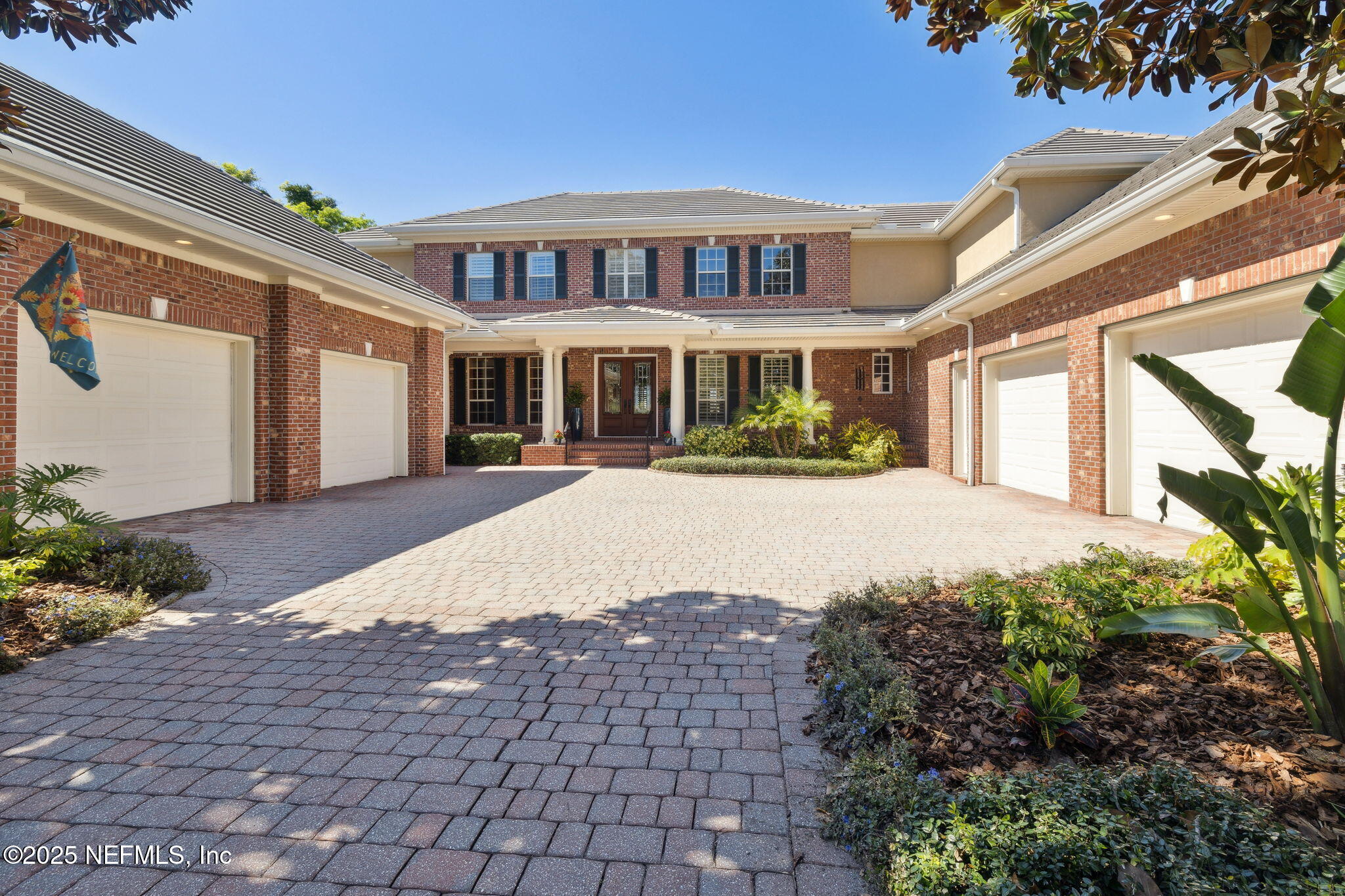808 HAWKS NEST Court