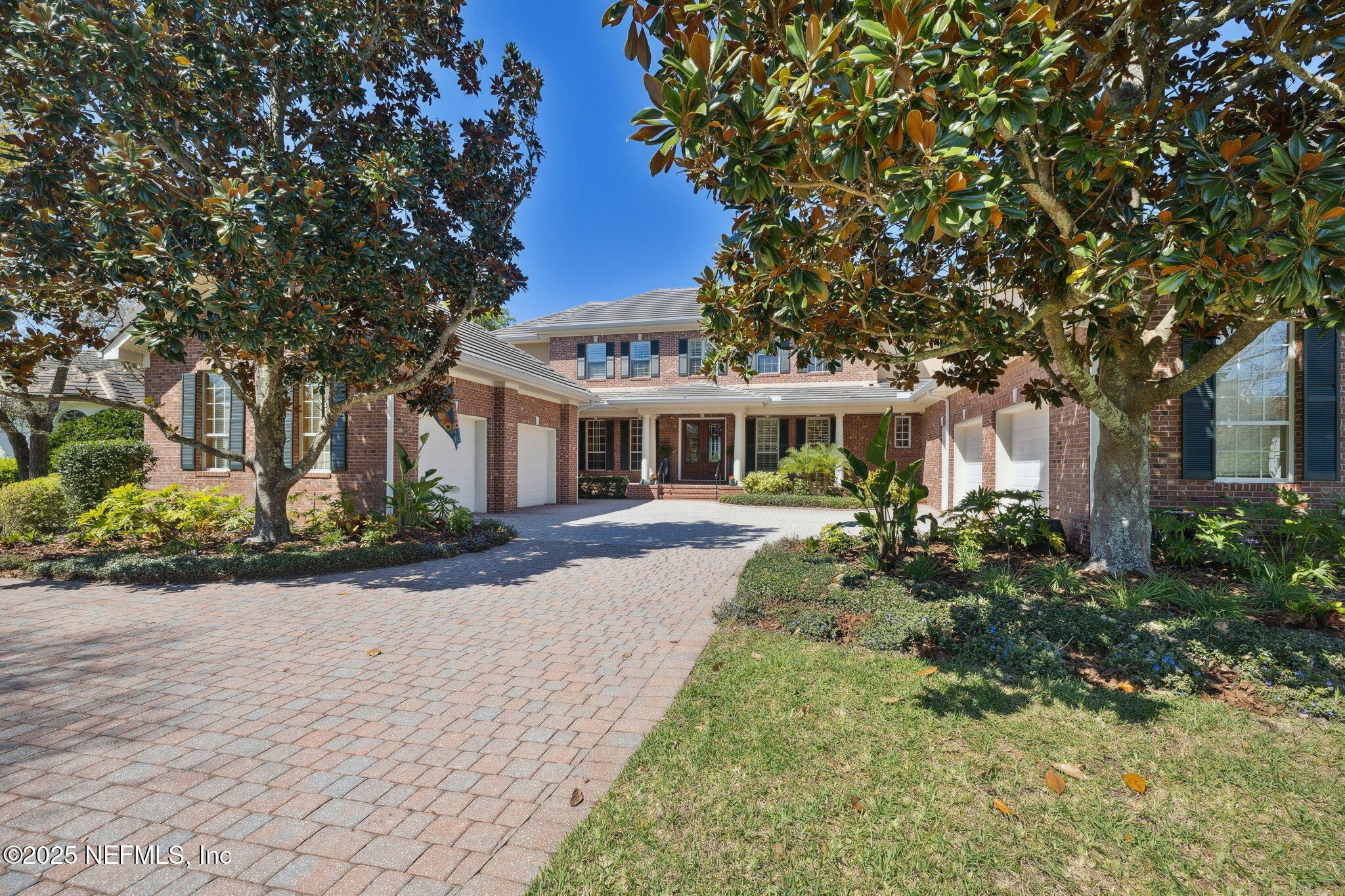 808 HAWKS NEST Court