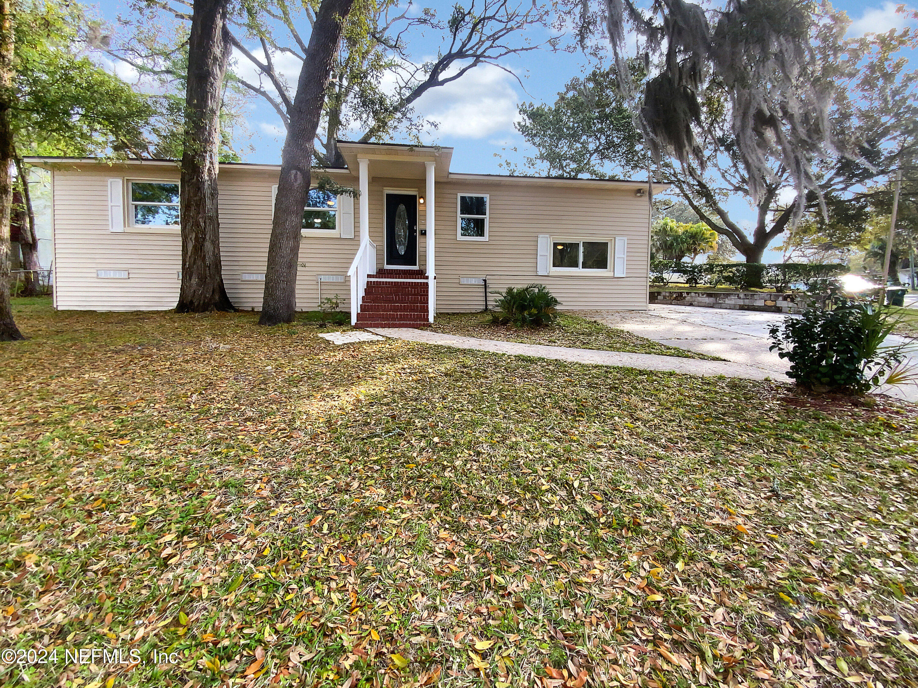 Jacksonville, FL home for sale located at 3445 Emerald Isle Circle W, Jacksonville, FL 32216