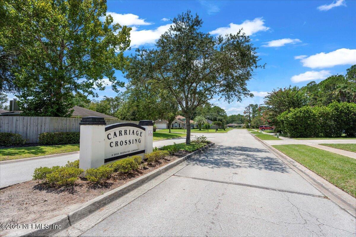 4462 CARRIAGE CROSSING Drive