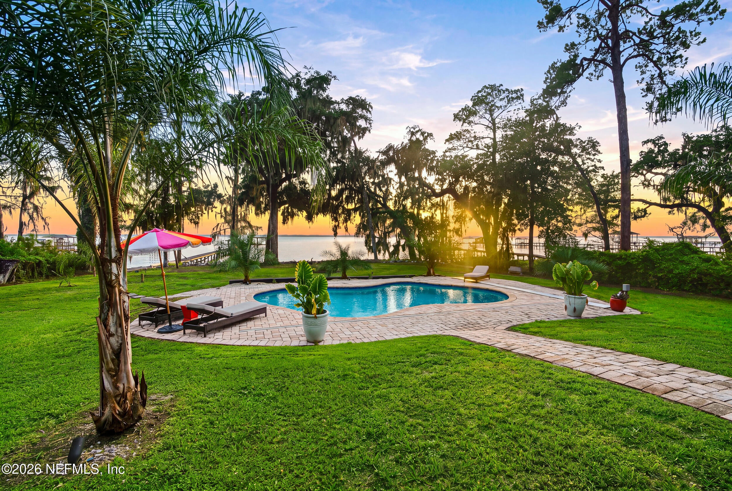 120 RUSTIC OAKS Lane