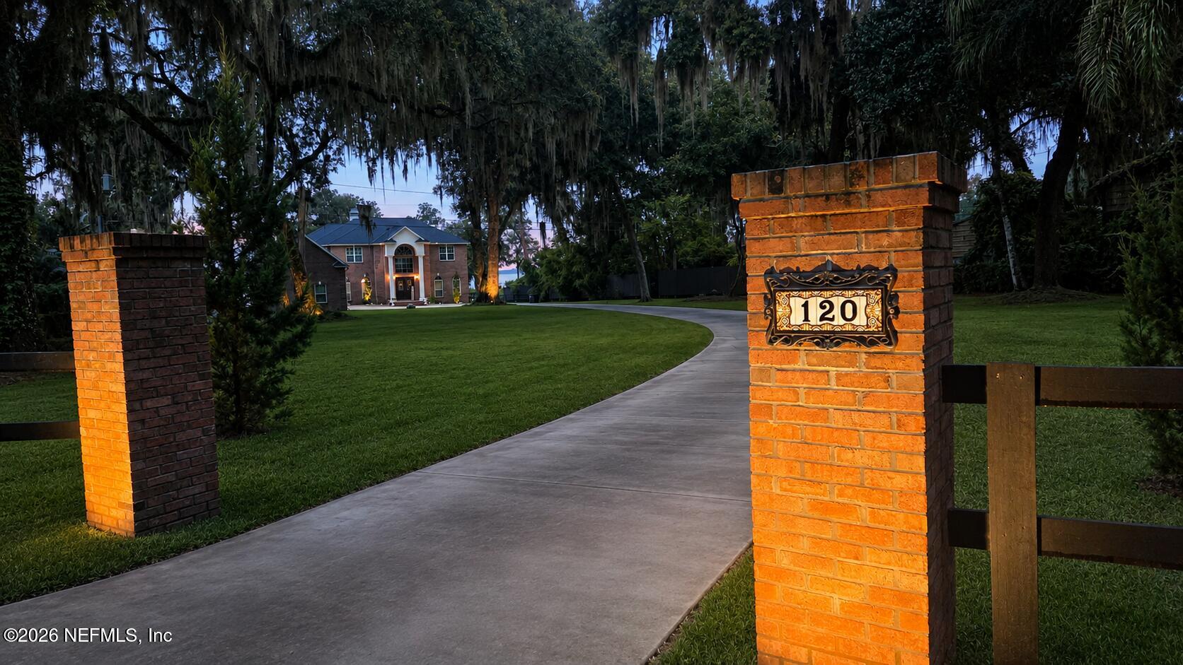 120 RUSTIC OAKS Lane