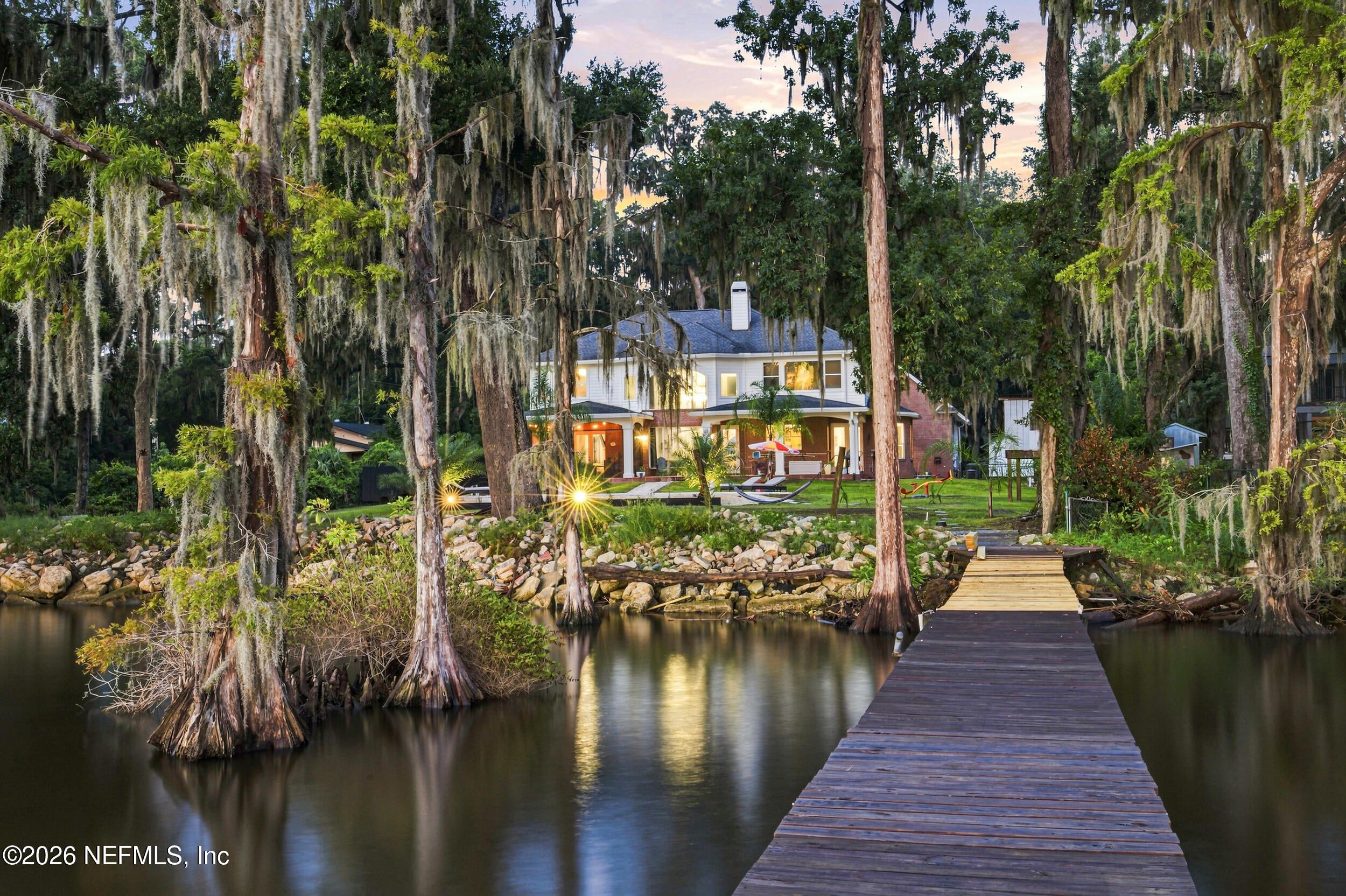 120 RUSTIC OAKS Lane