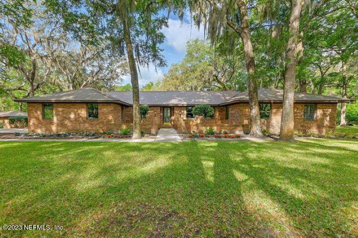 St Augustine, FL home for sale located at 3649 Lone Wolf Trail, St Augustine, FL 32086