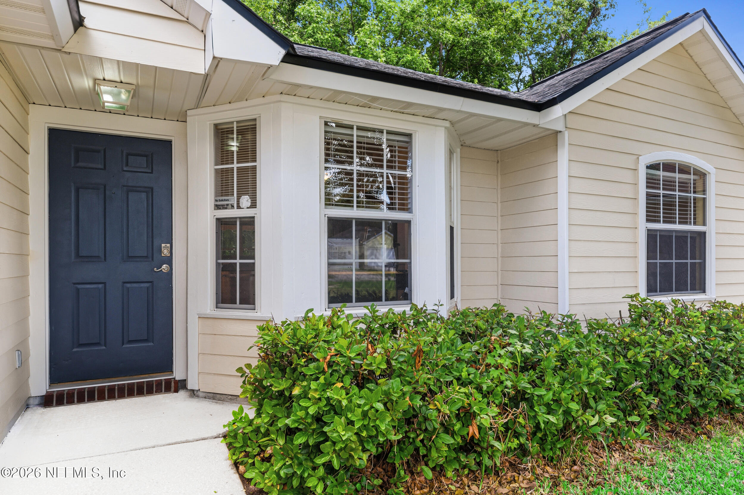 1811 DAHLIA Court