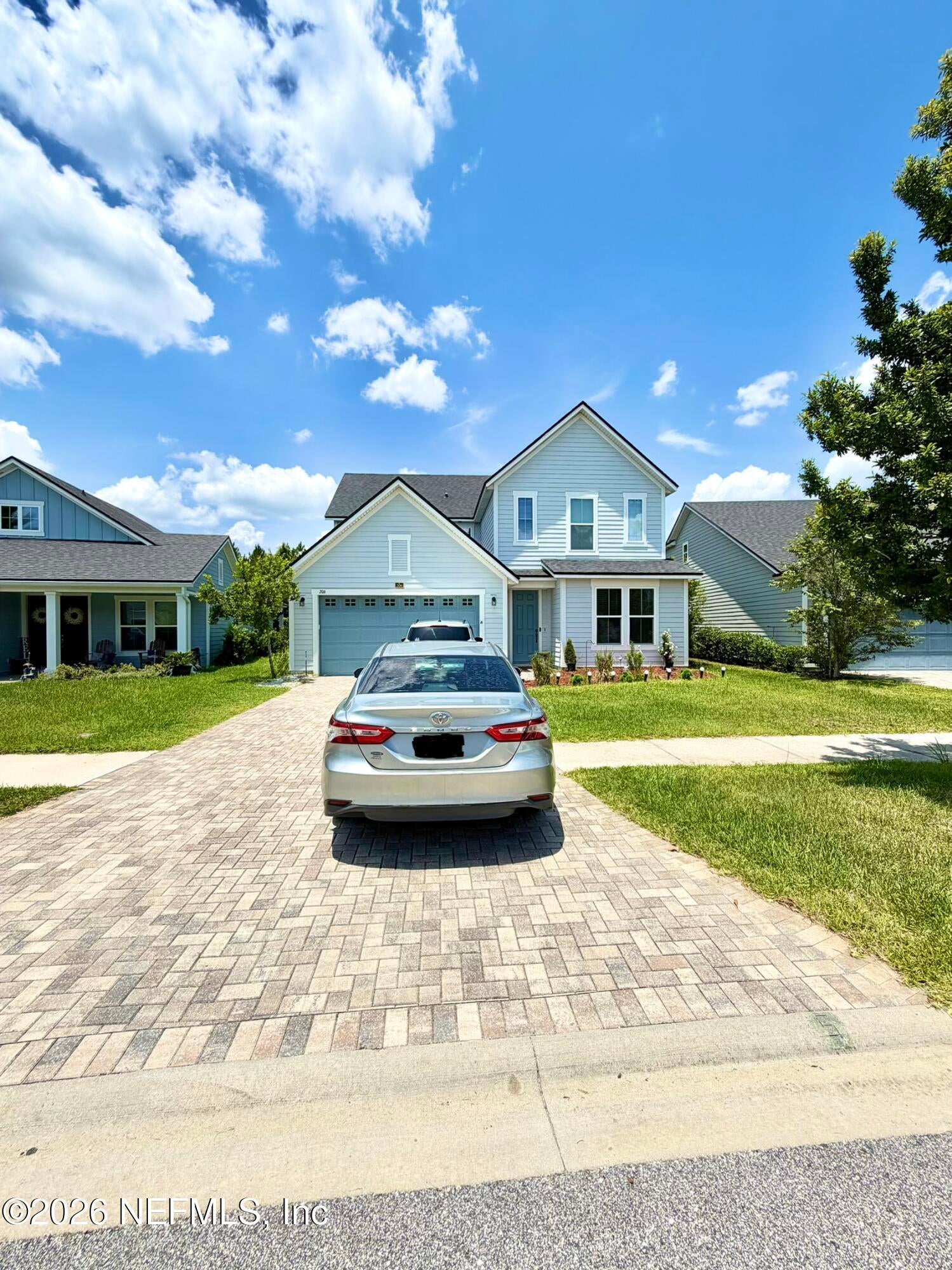 206 LOMBARD Way