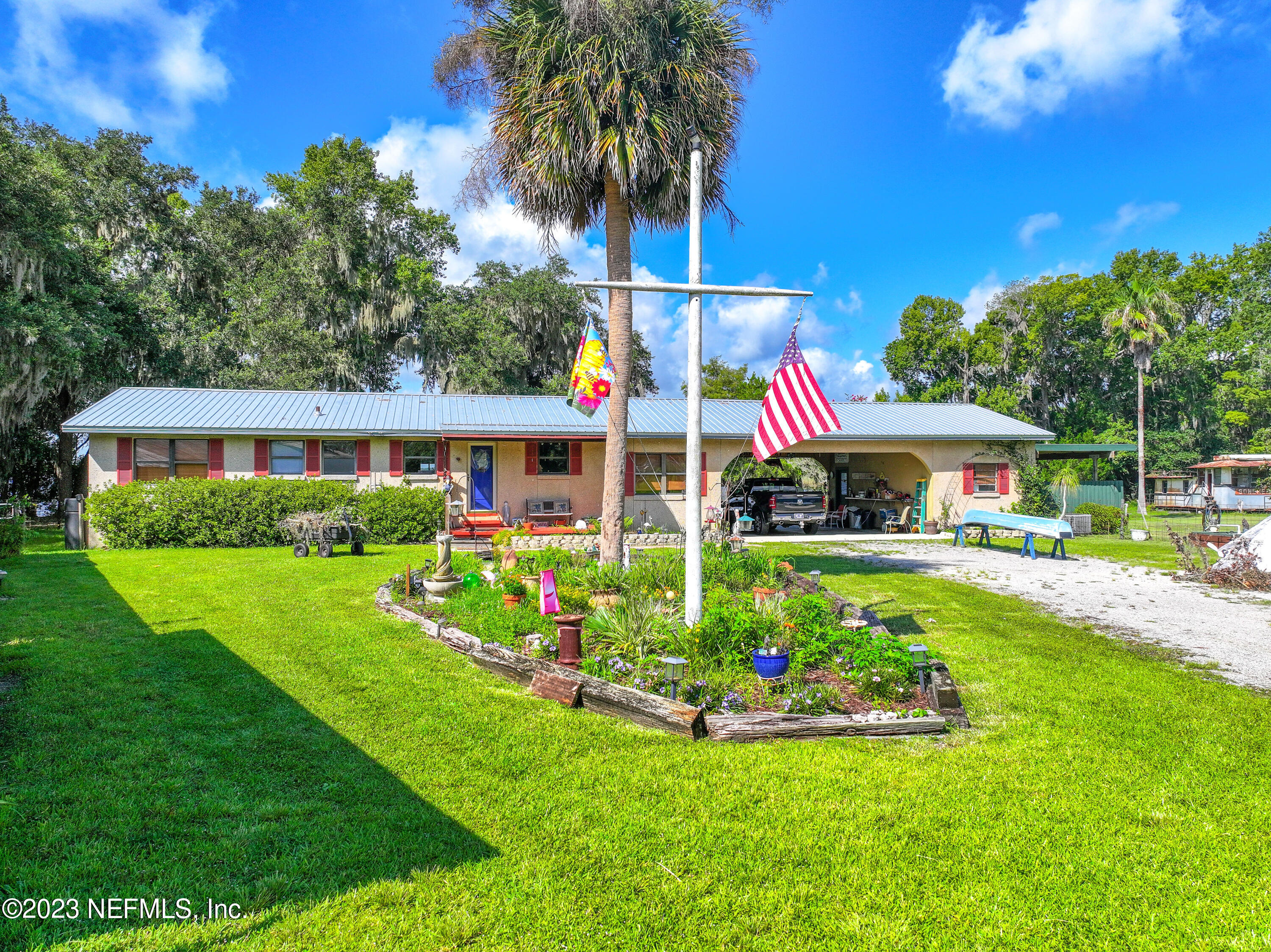 Palatka, FL home for sale located at 459 W River Road, Palatka, FL 32177