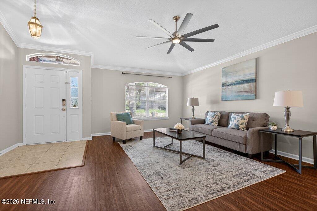 1634 MAJESTIC VIEW Lane