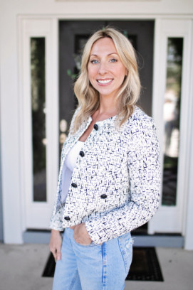 This is a photo of STEFANIE GENTRY. This professional services JACKSONVILLE, FL homes for sale in 32256 and the surrounding areas.